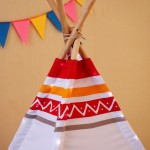 Cort mare cu LEDuri Play Tepee Alb-Rosu Sunny